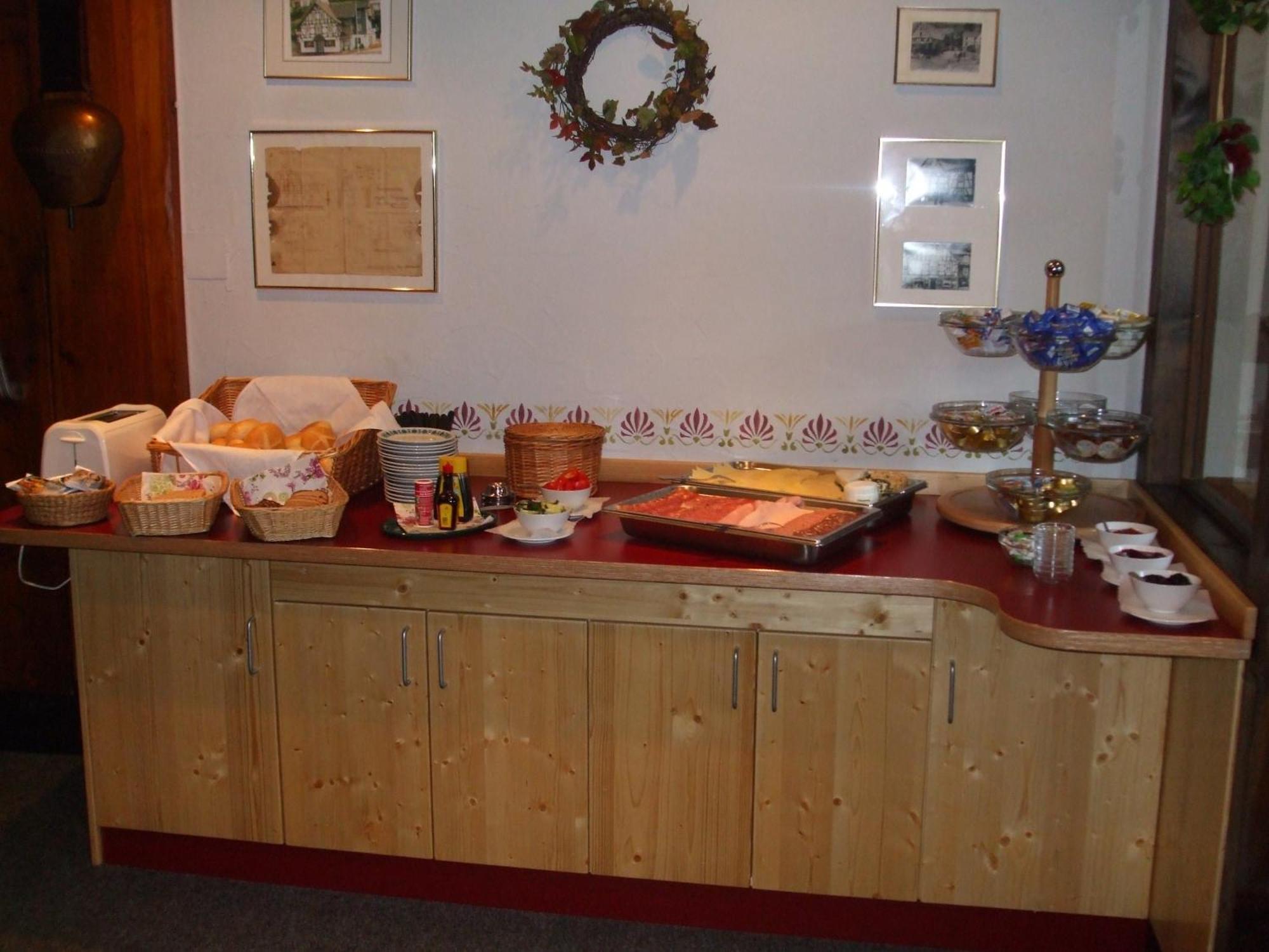 Hotel-Restaurant Zum Dorfkrug Winterberg Bagian luar foto